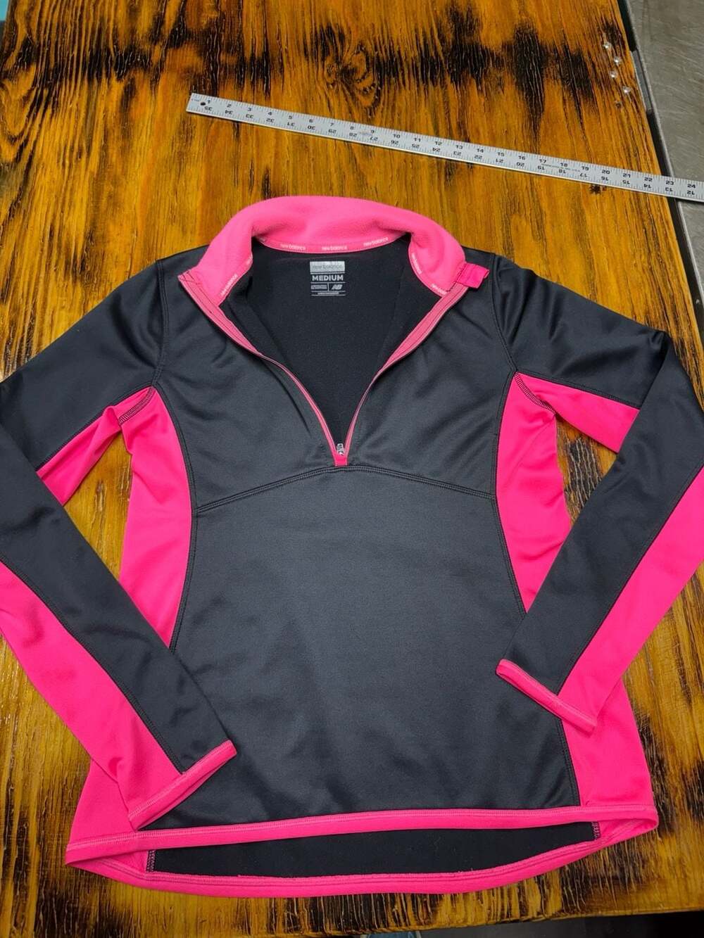 New Balance 1/4 Zip Pullover Jacket Size Medium Black Pink Athletic